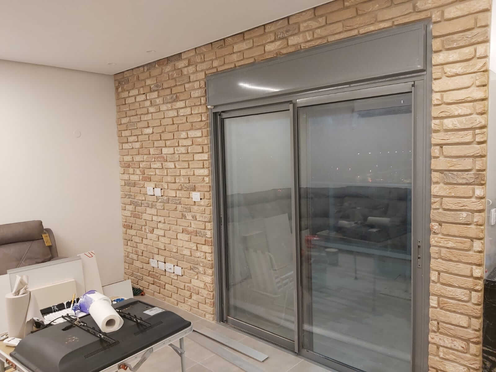 A generic square placeholder image with rounded corners in a figure.